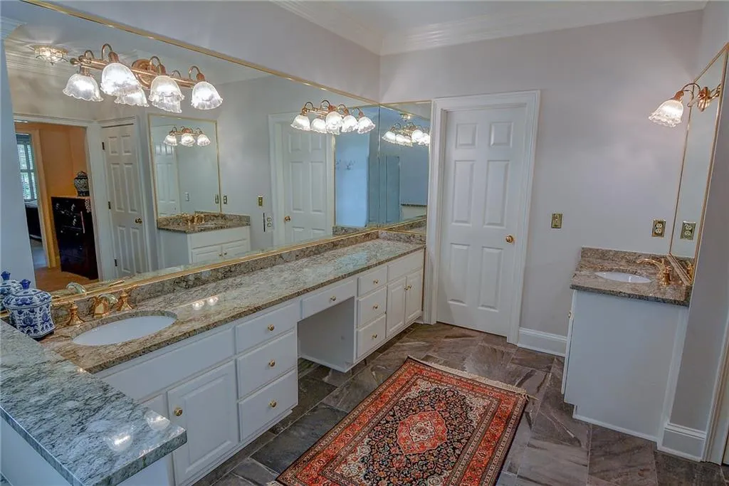 7940 Landowne Drive, Sandy Springs, Georgia 30350, 5 Bedrooms Bedrooms, ,5 BathroomsBathrooms,Residential,Sold,7940 Landowne Drive,6127822