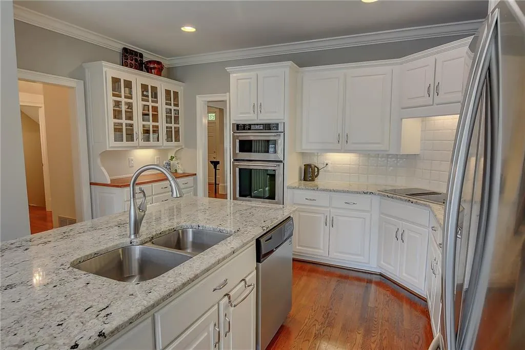 7940 Landowne Drive, Sandy Springs, Georgia 30350, 5 Bedrooms Bedrooms, ,5 BathroomsBathrooms,Residential,Sold,7940 Landowne Drive,6127822