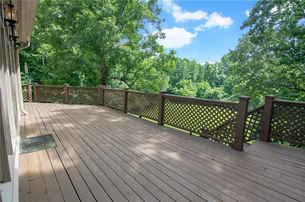 7940 Landowne Drive, Sandy Springs, Georgia 30350, 5 Bedrooms Bedrooms, ,5 BathroomsBathrooms,Residential,Sold,7940 Landowne Drive,6127822