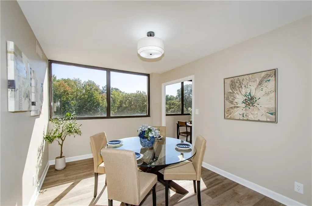 3530 Piedmont Road Ne Unit F5, Atlanta, Georgia 30305, 2 Bedrooms Bedrooms, ,2 BathroomsBathrooms,Residential,For Sale,3530 Piedmont Road Ne Unit F5,7676828