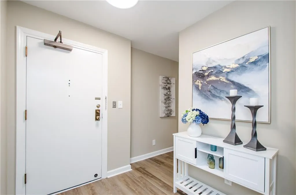 3530 Piedmont Road Ne Unit F5, Atlanta, Georgia 30305, 2 Bedrooms Bedrooms, ,2 BathroomsBathrooms,Residential,For Sale,3530 Piedmont Road Ne Unit F5,7676828