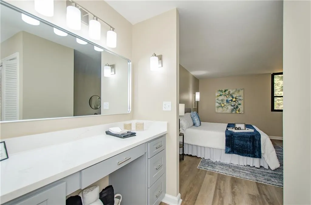 3530 Piedmont Road Ne Unit F5, Atlanta, Georgia 30305, 2 Bedrooms Bedrooms, ,2 BathroomsBathrooms,Residential,For Sale,3530 Piedmont Road Ne Unit F5,7676828