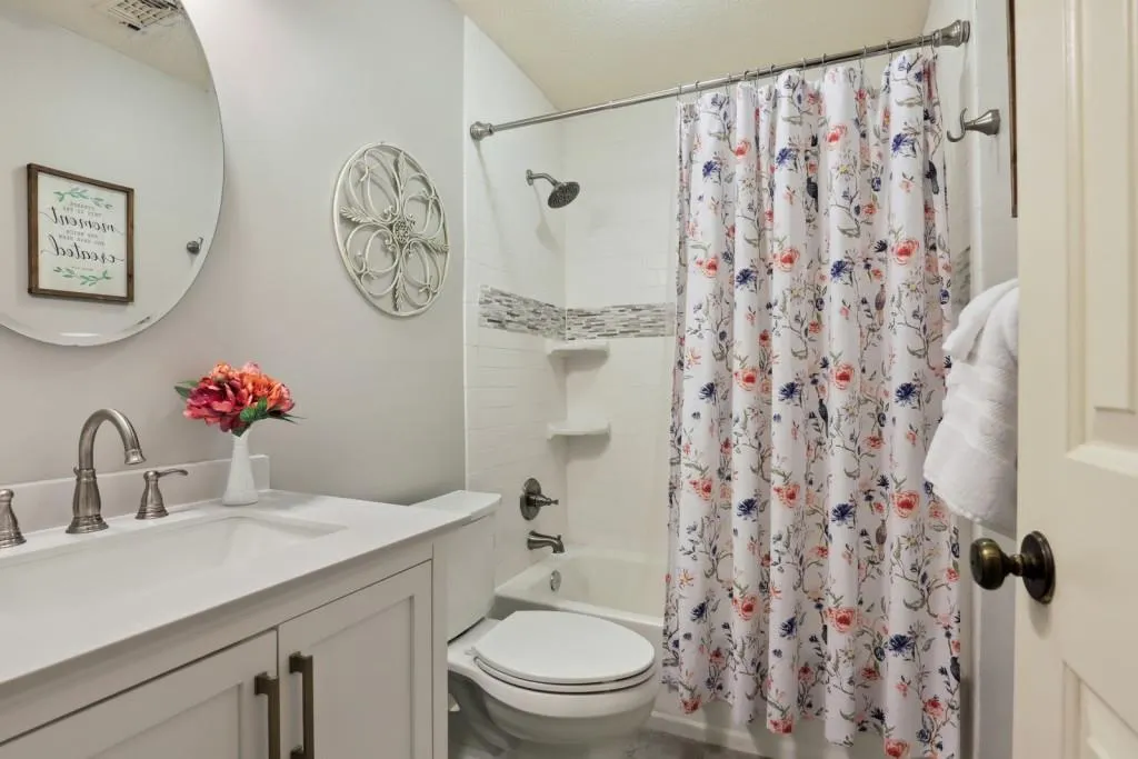 103 Lexington Place, Sandy Springs, Georgia 30350, 3 Bedrooms Bedrooms, ,2 BathroomsBathrooms,Residential,Sold,103 Lexington Place,7122356