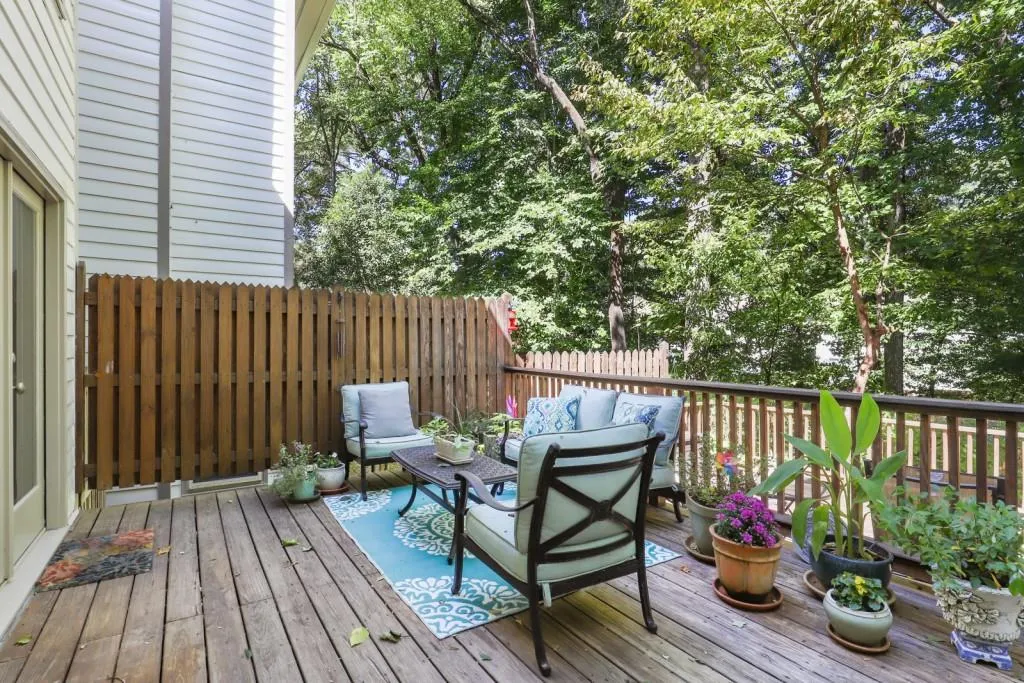 103 Lexington Place, Sandy Springs, Georgia 30350, 3 Bedrooms Bedrooms, ,2 BathroomsBathrooms,Residential,Sold,103 Lexington Place,7122356