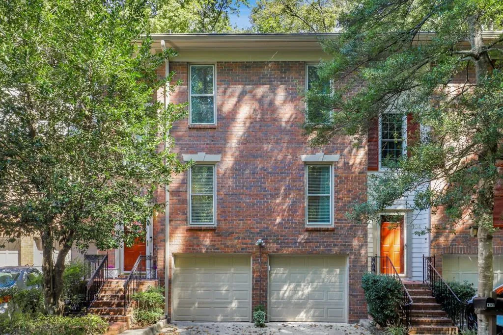 103 Lexington Place, Sandy Springs, Georgia 30350, 3 Bedrooms Bedrooms, ,2 BathroomsBathrooms,Residential,Sold,103 Lexington Place,7122356