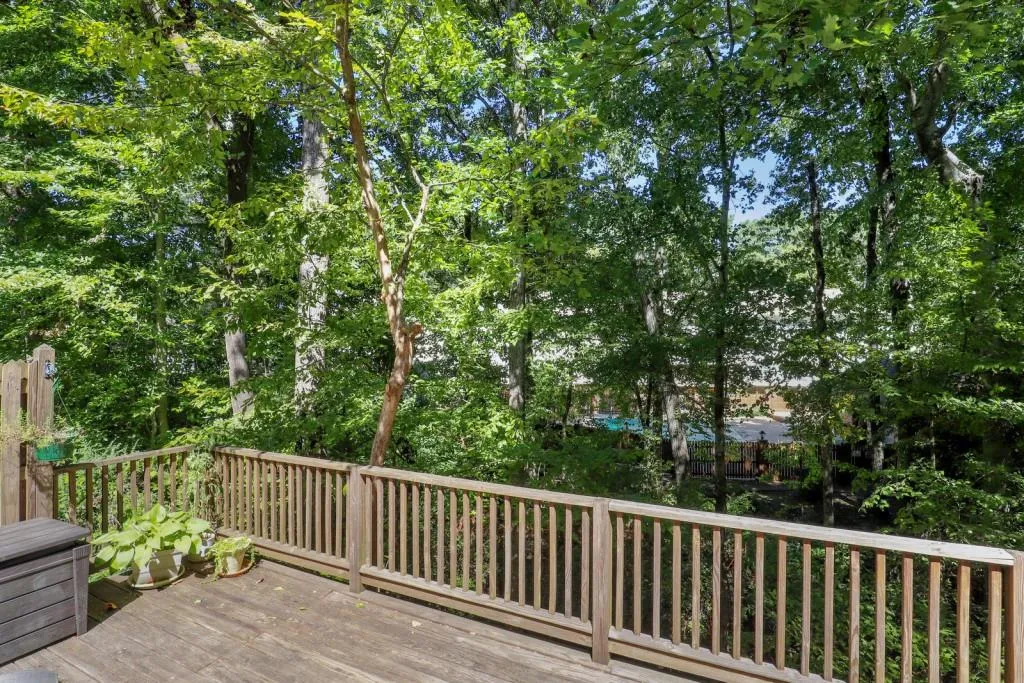 103 Lexington Place, Sandy Springs, Georgia 30350, 3 Bedrooms Bedrooms, ,2 BathroomsBathrooms,Residential,Sold,103 Lexington Place,7122356