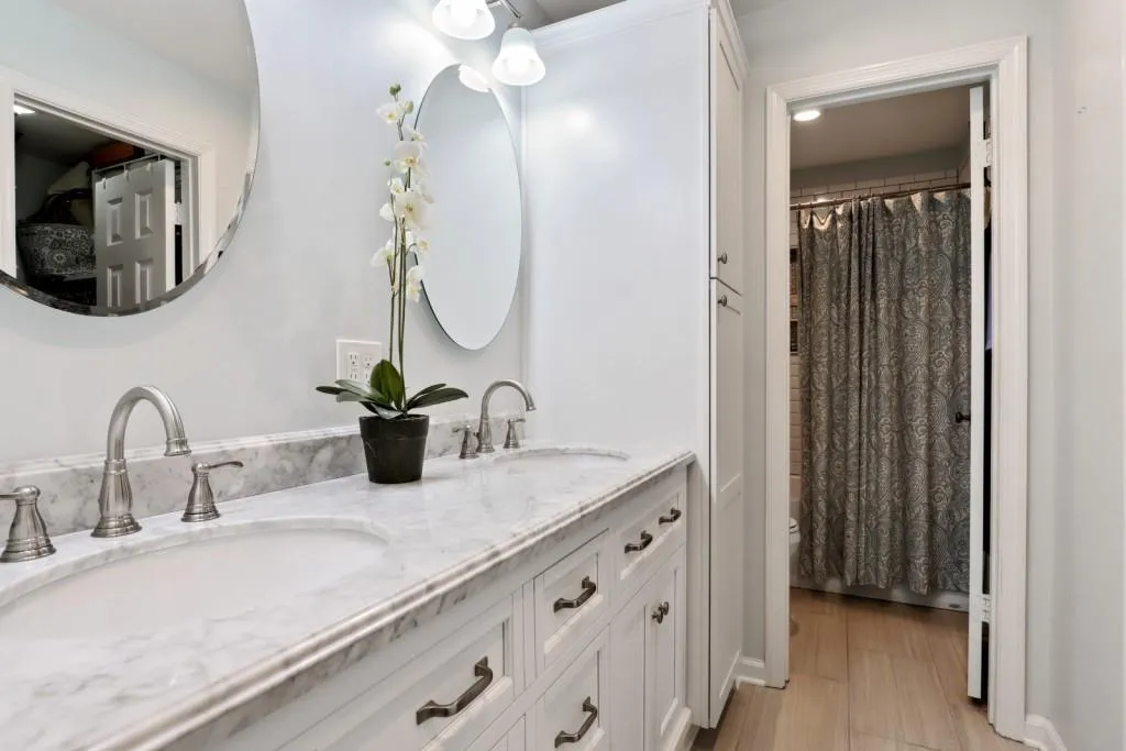 103 Lexington Place, Sandy Springs, Georgia 30350, 3 Bedrooms Bedrooms, ,2 BathroomsBathrooms,Residential,Sold,103 Lexington Place,7122356