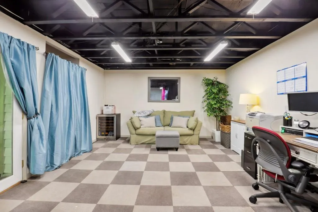 103 Lexington Place, Sandy Springs, Georgia 30350, 3 Bedrooms Bedrooms, ,2 BathroomsBathrooms,Residential,Sold,103 Lexington Place,7122356