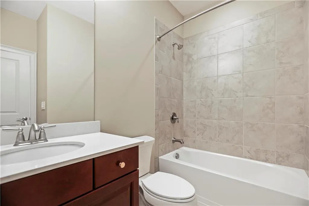 107 Alderwood Hill, Sandy Springs, Georgia 30328, 3 Bedrooms Bedrooms, ,3 BathroomsBathrooms,Residential,Sold,107 Alderwood Hill,6792837