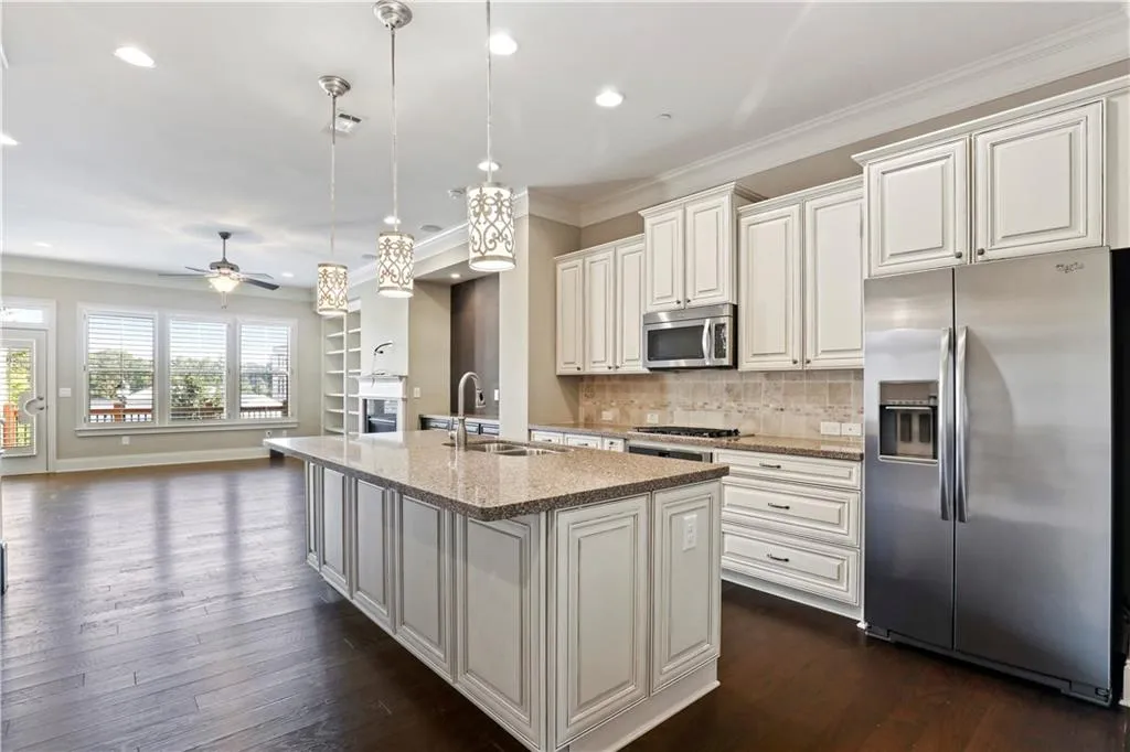 107 Alderwood Hill, Sandy Springs, Georgia 30328, 3 Bedrooms Bedrooms, ,3 BathroomsBathrooms,Residential,Sold,107 Alderwood Hill,6792837