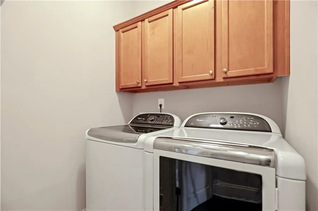 107 Alderwood Hill, Sandy Springs, Georgia 30328, 3 Bedrooms Bedrooms, ,3 BathroomsBathrooms,Residential,Sold,107 Alderwood Hill,6792837