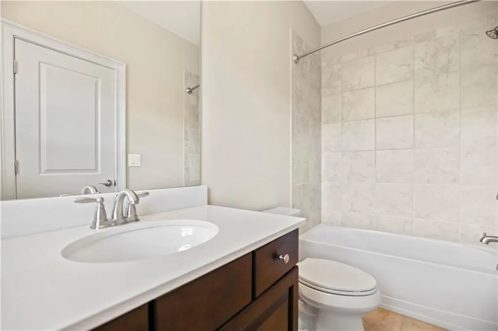 107 Alderwood Hill, Sandy Springs, Georgia 30328, 3 Bedrooms Bedrooms, ,3 BathroomsBathrooms,Residential,Sold,107 Alderwood Hill,6792837