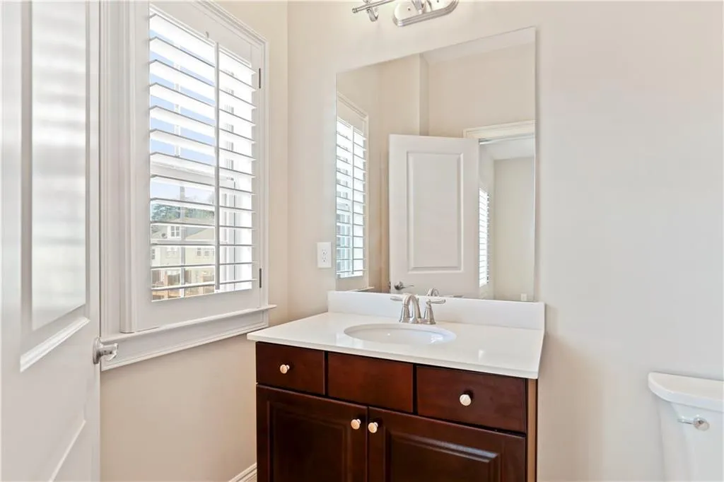 107 Alderwood Hill, Sandy Springs, Georgia 30328, 3 Bedrooms Bedrooms, ,3 BathroomsBathrooms,Residential,Sold,107 Alderwood Hill,6792837