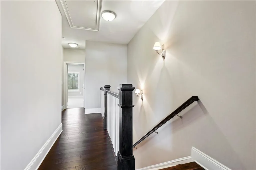 107 Alderwood Hill, Sandy Springs, Georgia 30328, 3 Bedrooms Bedrooms, ,3 BathroomsBathrooms,Residential,Sold,107 Alderwood Hill,6792837