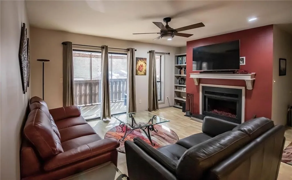 302 Woodcliff Drive, Sandy Springs, Georgia 30350, 1 Bedroom Bedrooms, ,1 BathroomBathrooms,Residential,Sold,302 Woodcliff Drive,6975357