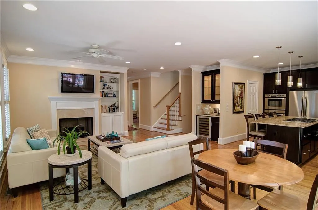 317 Delmont Drive Ne, Atlanta, Georgia 30305, 5 Bedrooms Bedrooms, ,4 BathroomsBathrooms,Residential,Sold,317 Delmont Drive Ne,5696941