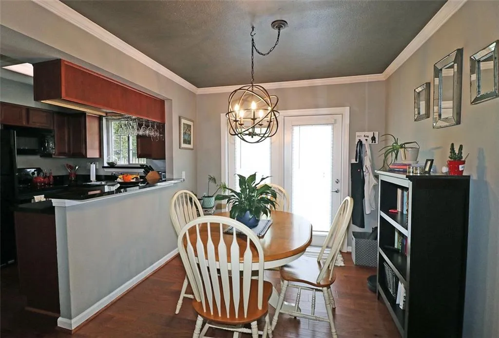 6940 Roswell Road Unit 16b, Atlanta, Georgia 30328, 2 Bedrooms Bedrooms, ,1 BathroomBathrooms,Residential,Sold,6940 Roswell Road Unit 16b,6882041