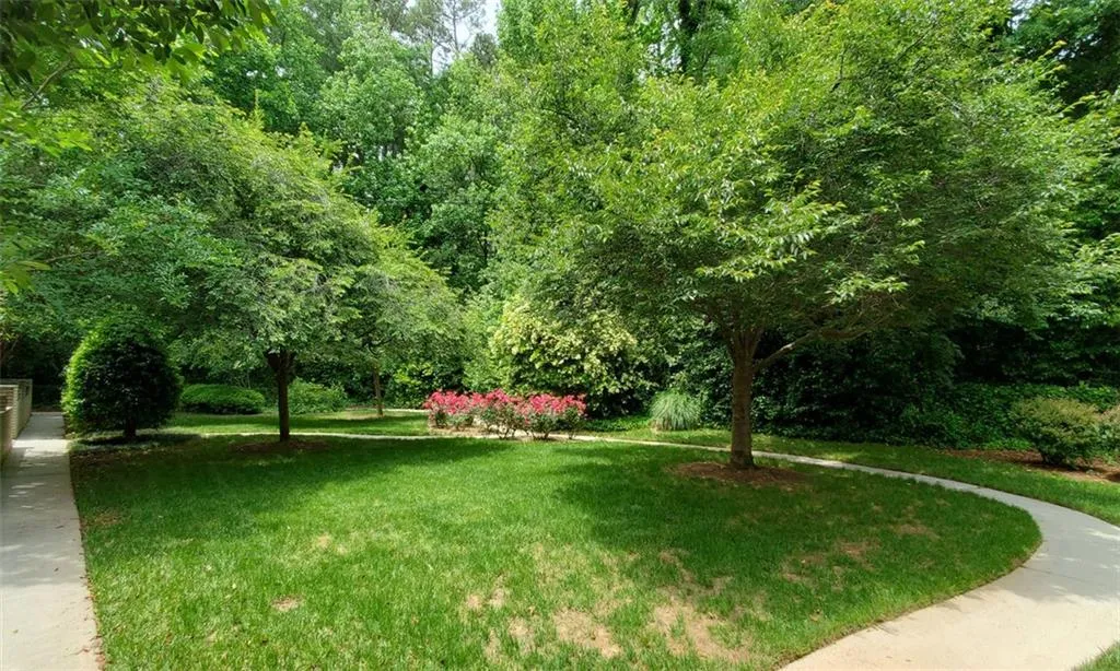 6940 Roswell Road Unit 16b, Atlanta, Georgia 30328, 2 Bedrooms Bedrooms, ,1 BathroomBathrooms,Residential,Sold,6940 Roswell Road Unit 16b,6882041