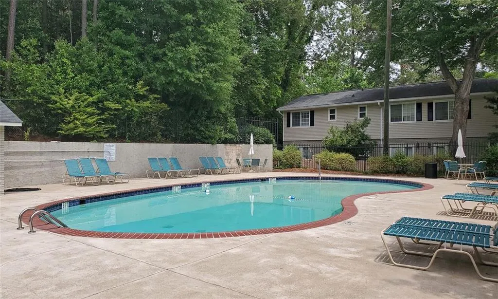6940 Roswell Road Unit 16b, Atlanta, Georgia 30328, 2 Bedrooms Bedrooms, ,1 BathroomBathrooms,Residential,Sold,6940 Roswell Road Unit 16b,6882041