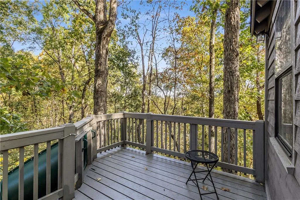 The kids will LOVE playing in this awesome space!