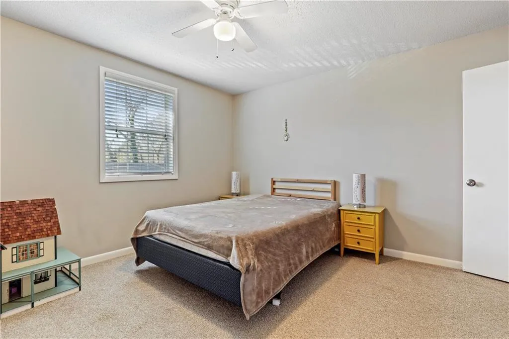 6900 Roswell Road Unit Q3, Atlanta, Georgia 30328, 2 Bedrooms Bedrooms, ,2 BathroomsBathrooms,Residential,Sold,6900 Roswell Road Unit Q3,6836740