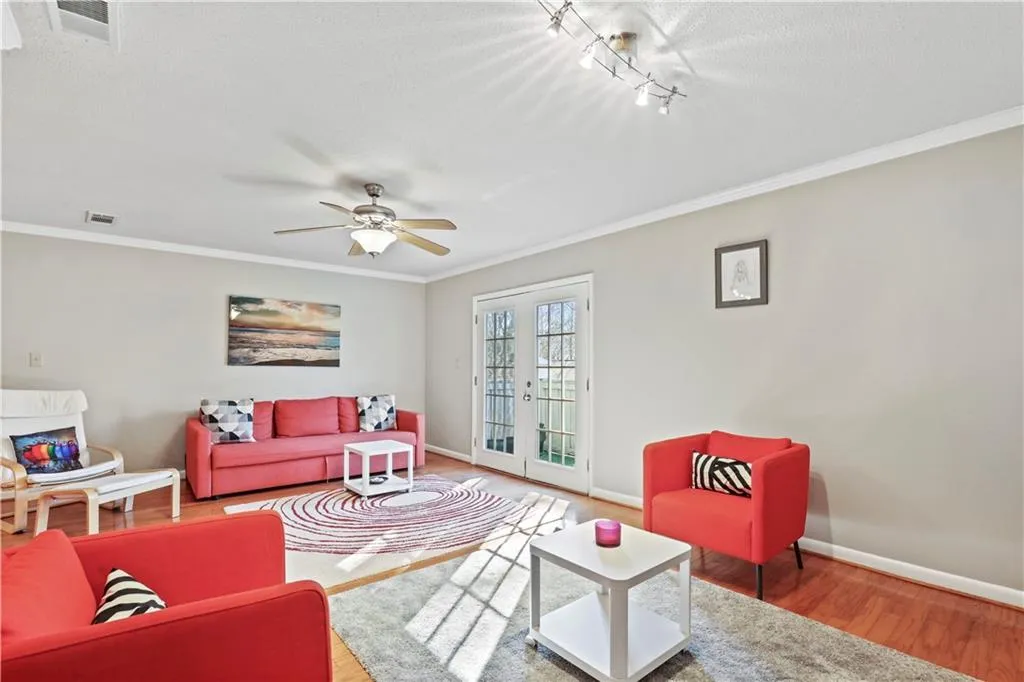 6900 Roswell Road Unit Q3, Atlanta, Georgia 30328, 2 Bedrooms Bedrooms, ,2 BathroomsBathrooms,Residential,Sold,6900 Roswell Road Unit Q3,6836740