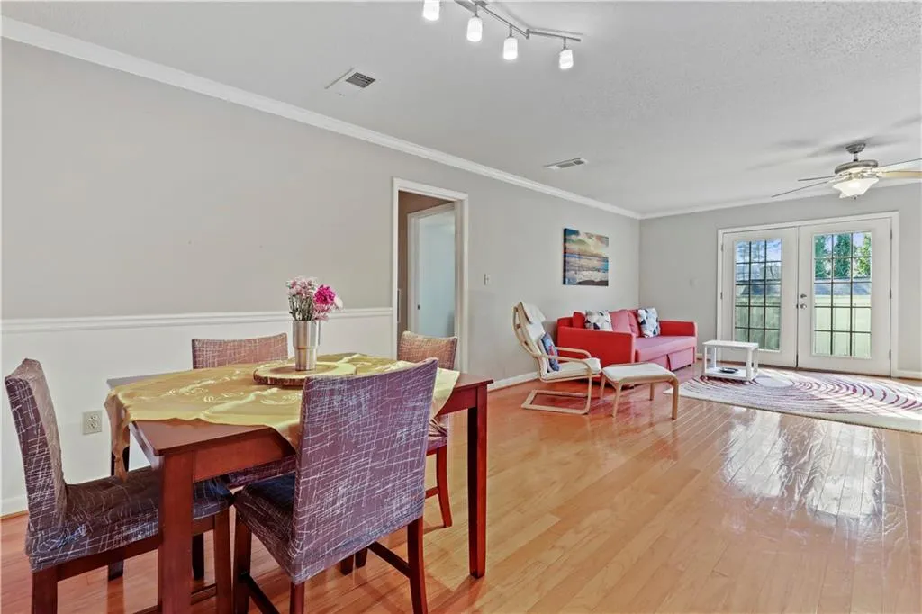 6900 Roswell Road Unit Q3, Atlanta, Georgia 30328, 2 Bedrooms Bedrooms, ,2 BathroomsBathrooms,Residential,Sold,6900 Roswell Road Unit Q3,6836740