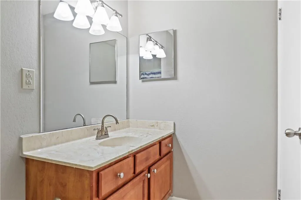 6900 Roswell Road Unit Q3, Atlanta, Georgia 30328, 2 Bedrooms Bedrooms, ,2 BathroomsBathrooms,Residential,Sold,6900 Roswell Road Unit Q3,6836740