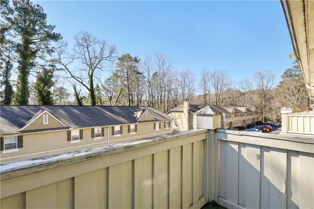 6900 Roswell Road Unit Q3, Atlanta, Georgia 30328, 2 Bedrooms Bedrooms, ,2 BathroomsBathrooms,Residential,Sold,6900 Roswell Road Unit Q3,6836740