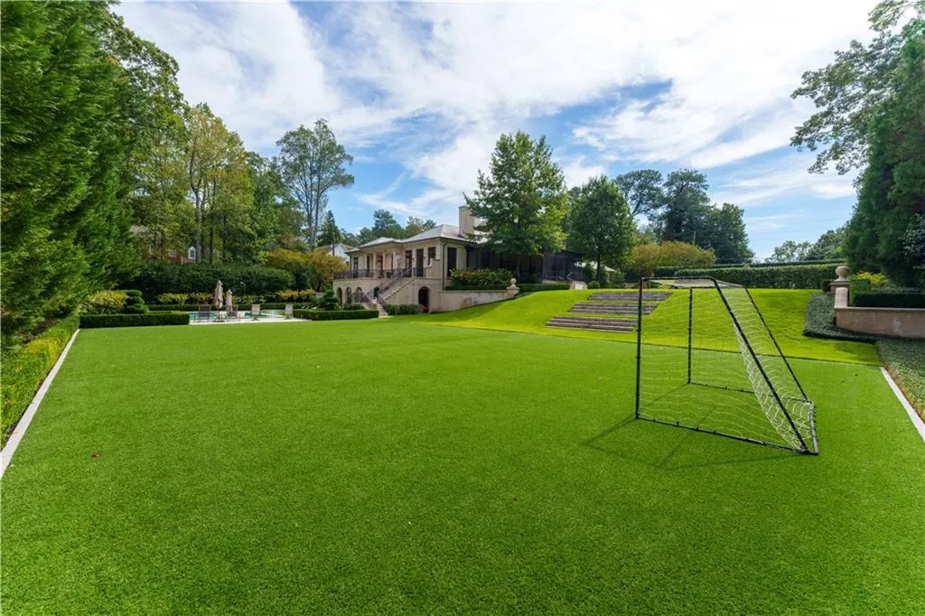 225 W Paces Ferry Road Nw, Atlanta, Georgia 30305, 5 Bedrooms Bedrooms, 0 ,5 BathroomsBathrooms,Residential,For Sale,225 W Paces Ferry Road Nw,7753157