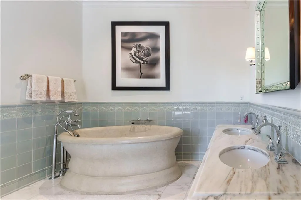 225 W Paces Ferry Road Nw, Atlanta, Georgia 30305, 5 Bedrooms Bedrooms, 0 ,5 BathroomsBathrooms,Residential,For Sale,225 W Paces Ferry Road Nw,7753157