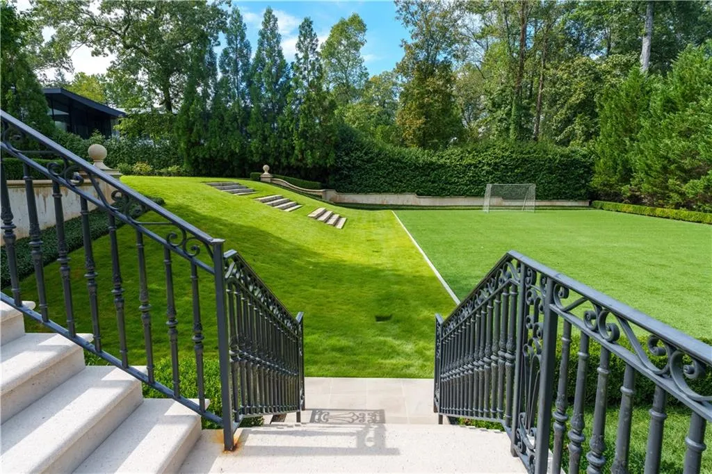225 W Paces Ferry Road Nw, Atlanta, Georgia 30305, 5 Bedrooms Bedrooms, 0 ,5 BathroomsBathrooms,Residential,For Sale,225 W Paces Ferry Road Nw,7753157