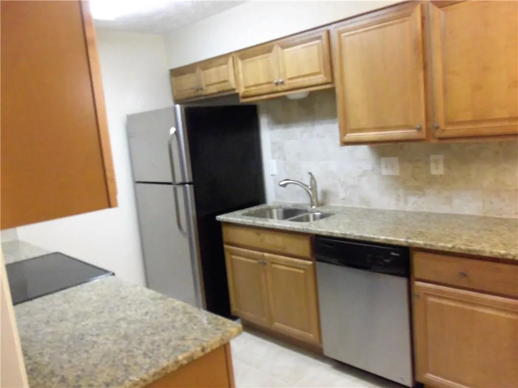 9400 Roberts Drive Unit 3a, Atlanta, Georgia 30350, 2 Bedrooms Bedrooms, ,2 BathroomsBathrooms,Residential,Sold,9400 Roberts Drive Unit 3a,5884878