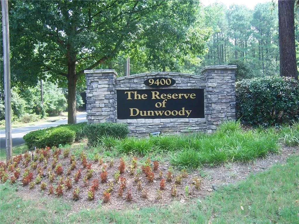 9400 Roberts Drive Unit 3a, Atlanta, Georgia 30350, 2 Bedrooms Bedrooms, ,2 BathroomsBathrooms,Residential,Sold,9400 Roberts Drive Unit 3a,5884878