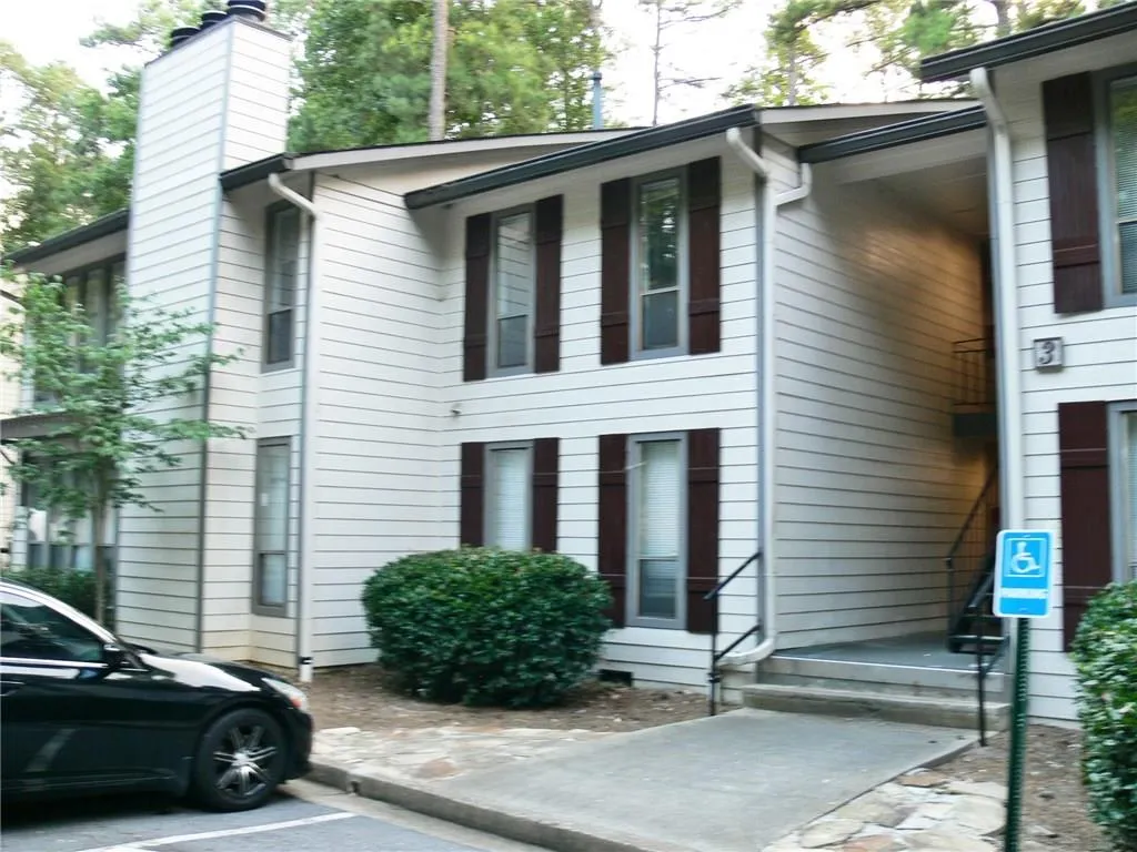 9400 Roberts Drive Unit 3a, Atlanta, Georgia 30350, 2 Bedrooms Bedrooms, ,2 BathroomsBathrooms,Residential,Sold,9400 Roberts Drive Unit 3a,5884878