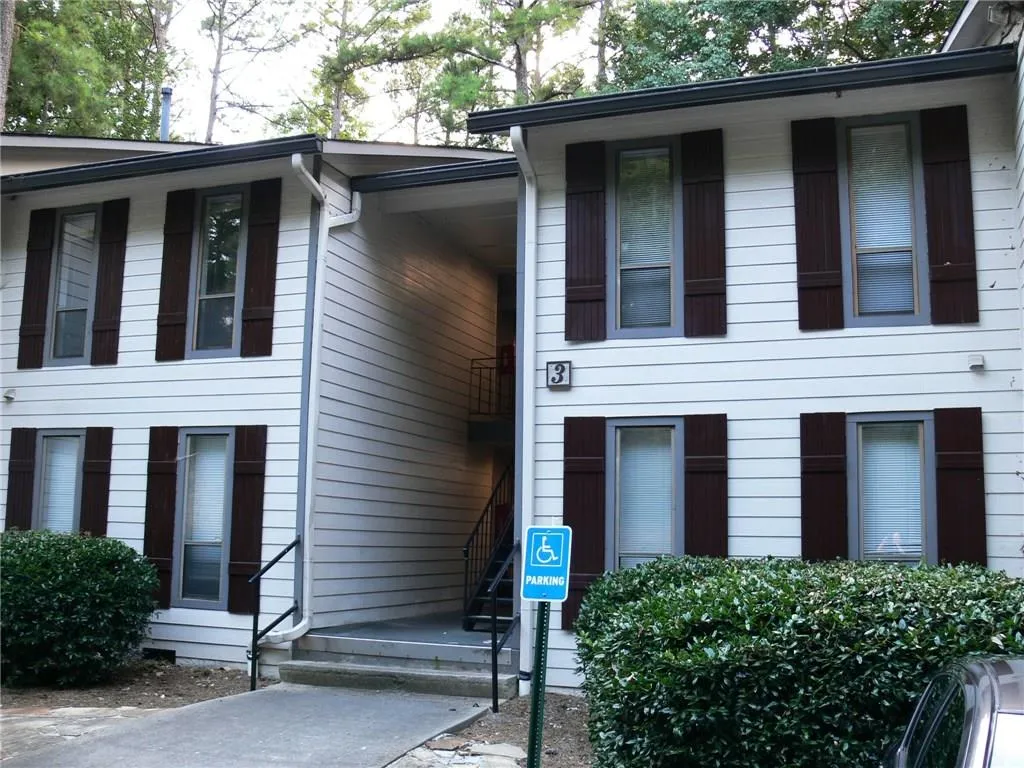 9400 Roberts Drive Unit 3a, Atlanta, Georgia 30350, 2 Bedrooms Bedrooms, ,2 BathroomsBathrooms,Residential,Sold,9400 Roberts Drive Unit 3a,5884878