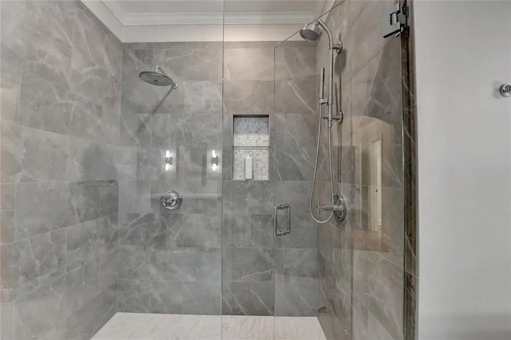 260 Lake Summit View, Atlanta, Georgia 30342, 6 Bedrooms Bedrooms, ,5 BathroomsBathrooms,Residential,For Sale,260 Lake Summit View,7755397