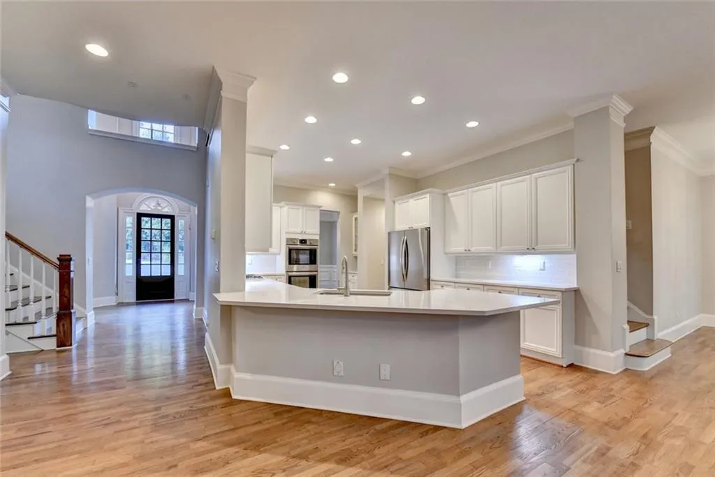 260 Lake Summit View, Atlanta, Georgia 30342, 6 Bedrooms Bedrooms, ,5 BathroomsBathrooms,Residential,For Sale,260 Lake Summit View,7755397