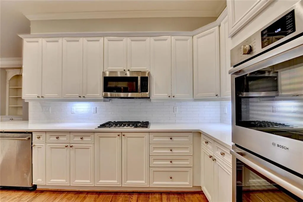 260 Lake Summit View, Atlanta, Georgia 30342, 6 Bedrooms Bedrooms, ,5 BathroomsBathrooms,Residential,For Sale,260 Lake Summit View,7755397