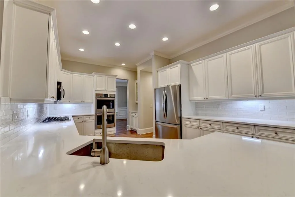 260 Lake Summit View, Atlanta, Georgia 30342, 6 Bedrooms Bedrooms, ,5 BathroomsBathrooms,Residential,For Sale,260 Lake Summit View,7755397