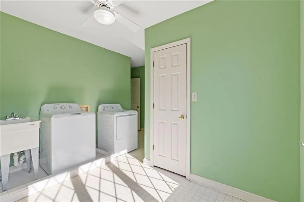 325 Fauna Court, Sandy Springs, Georgia 30350, 5 Bedrooms Bedrooms, ,5 BathroomsBathrooms,Residential,Sold,325 Fauna Court,7471152