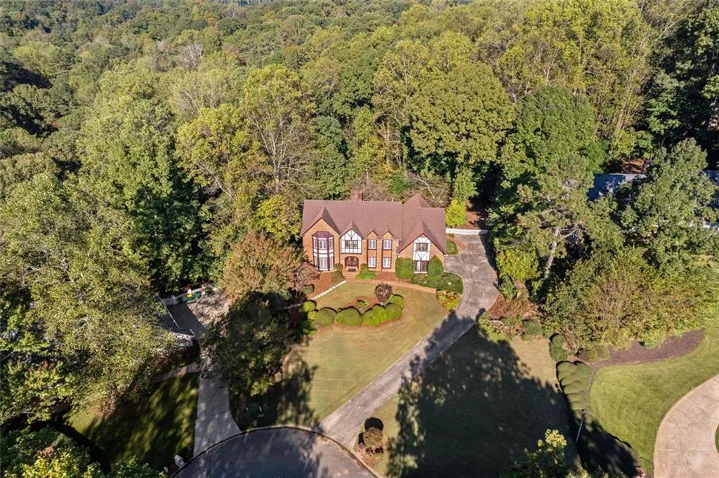 325 Fauna Court, Sandy Springs, Georgia 30350, 5 Bedrooms Bedrooms, ,5 BathroomsBathrooms,Residential,Sold,325 Fauna Court,7471152