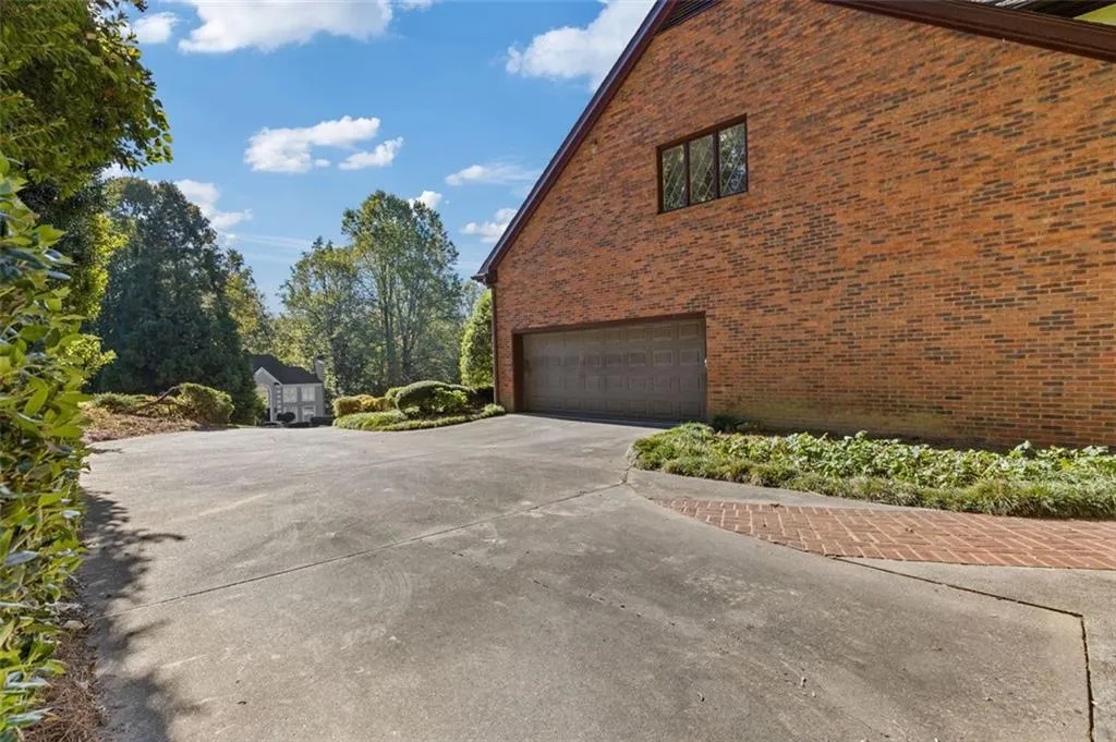 325 Fauna Court, Sandy Springs, Georgia 30350, 5 Bedrooms Bedrooms, ,5 BathroomsBathrooms,Residential,Sold,325 Fauna Court,7471152