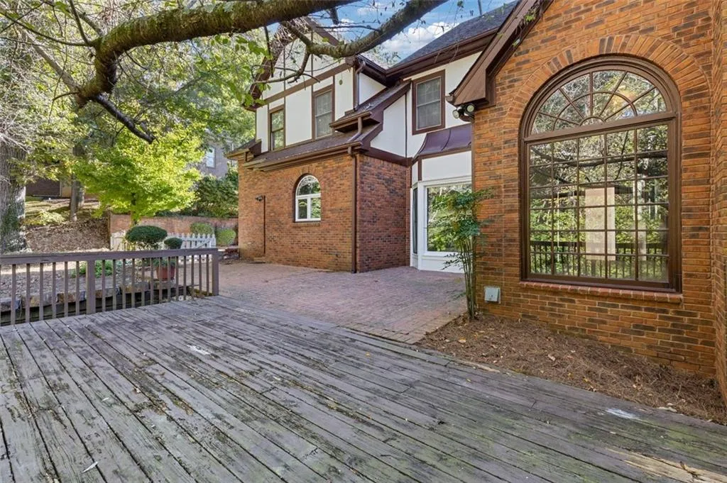325 Fauna Court, Sandy Springs, Georgia 30350, 5 Bedrooms Bedrooms, ,5 BathroomsBathrooms,Residential,Sold,325 Fauna Court,7471152