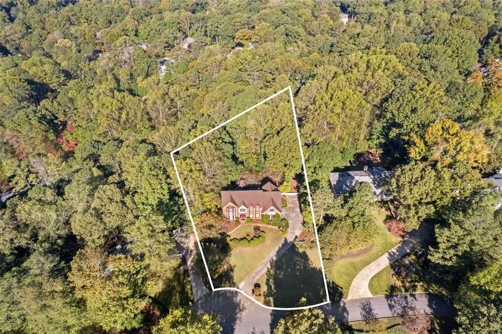 325 Fauna Court, Sandy Springs, Georgia 30350, 5 Bedrooms Bedrooms, ,5 BathroomsBathrooms,Residential,Sold,325 Fauna Court,7471152