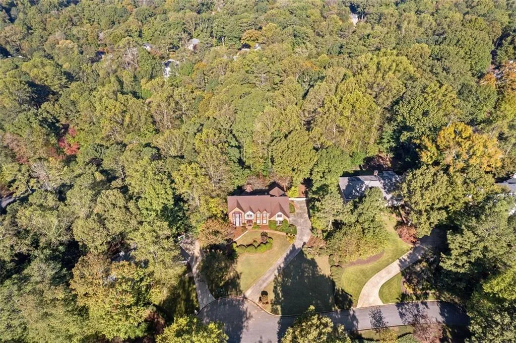 325 Fauna Court, Sandy Springs, Georgia 30350, 5 Bedrooms Bedrooms, ,5 BathroomsBathrooms,Residential,Sold,325 Fauna Court,7471152