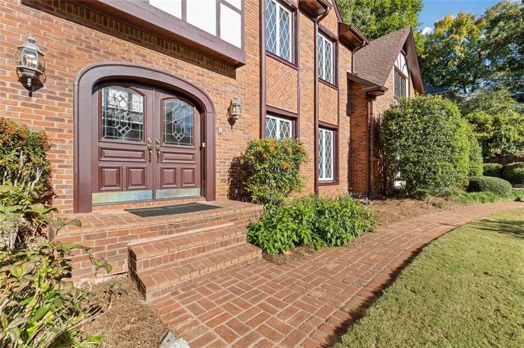 325 Fauna Court, Sandy Springs, Georgia 30350, 5 Bedrooms Bedrooms, ,5 BathroomsBathrooms,Residential,Sold,325 Fauna Court,7471152