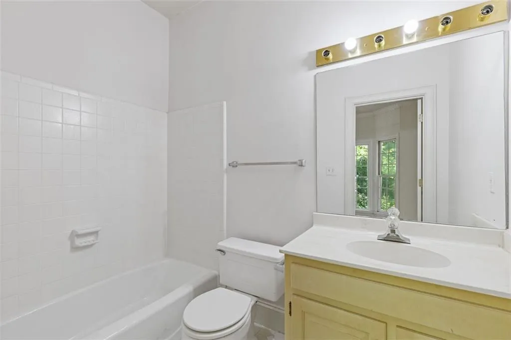 325 Fauna Court, Sandy Springs, Georgia 30350, 5 Bedrooms Bedrooms, ,5 BathroomsBathrooms,Residential,Sold,325 Fauna Court,7471152