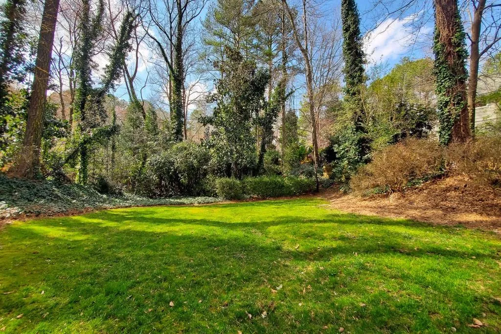 6160 Heards Creek Drive, Sandy Springs, Georgia 30328, 5 Bedrooms Bedrooms, ,3 BathroomsBathrooms,Residential,Sold,6160 Heards Creek Drive,7009474