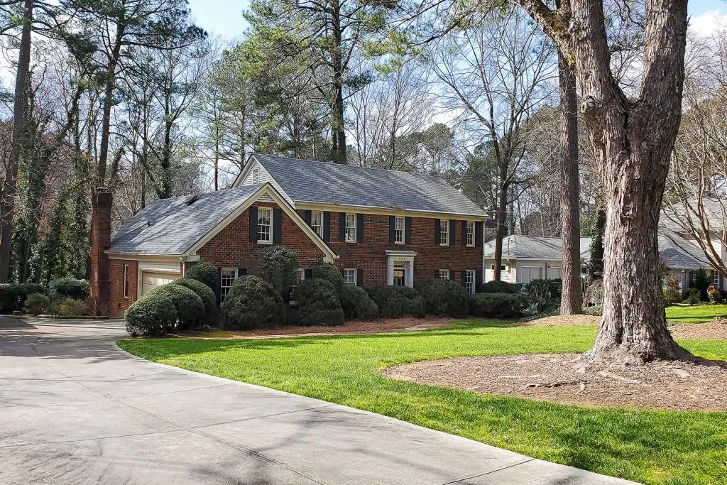 6160 Heards Creek Drive, Sandy Springs, Georgia 30328, 5 Bedrooms Bedrooms, ,3 BathroomsBathrooms,Residential,Sold,6160 Heards Creek Drive,7009474